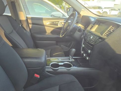 Used 2019 Nissan Pathfinder SV w/ Cargo Package FWD image 6