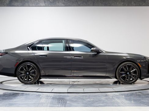 Used 2023 BMW 760i xDrive AWD/4WD image 17