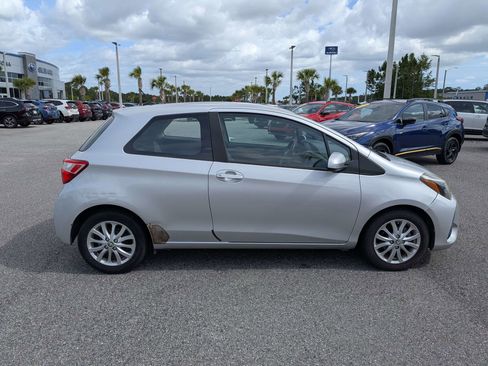 Used 2018 Toyota Yaris LE FWD image 3
