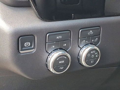 Certified 2026 GMC Sierra 1500 Elevation image 33