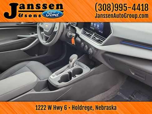 Used 2025 Chevrolet Trax LS image 8