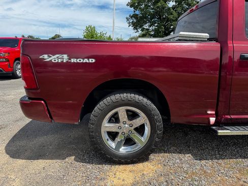 Used 2018 RAM 1500 Express w/ Express Value Package AWD/4WD image 10