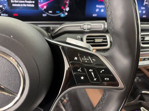 Used 2024 Mercedes-Benz GLS 450 4MATIC image 41