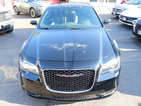 Used 2022 Chrysler 300 S w/ Comfort Group RWD image 9