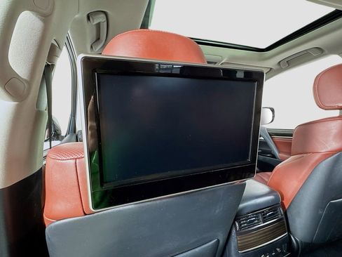 Used 2018 Lexus LX 570 4WD w/ Luxury Package image 13