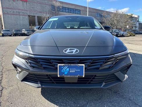 New 2026 Hyundai Elantra SEL Sport FWD image 3