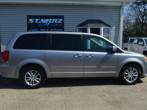 Used 2016 Dodge Grand Caravan SXT w/ Rear Park Assist Package image 6