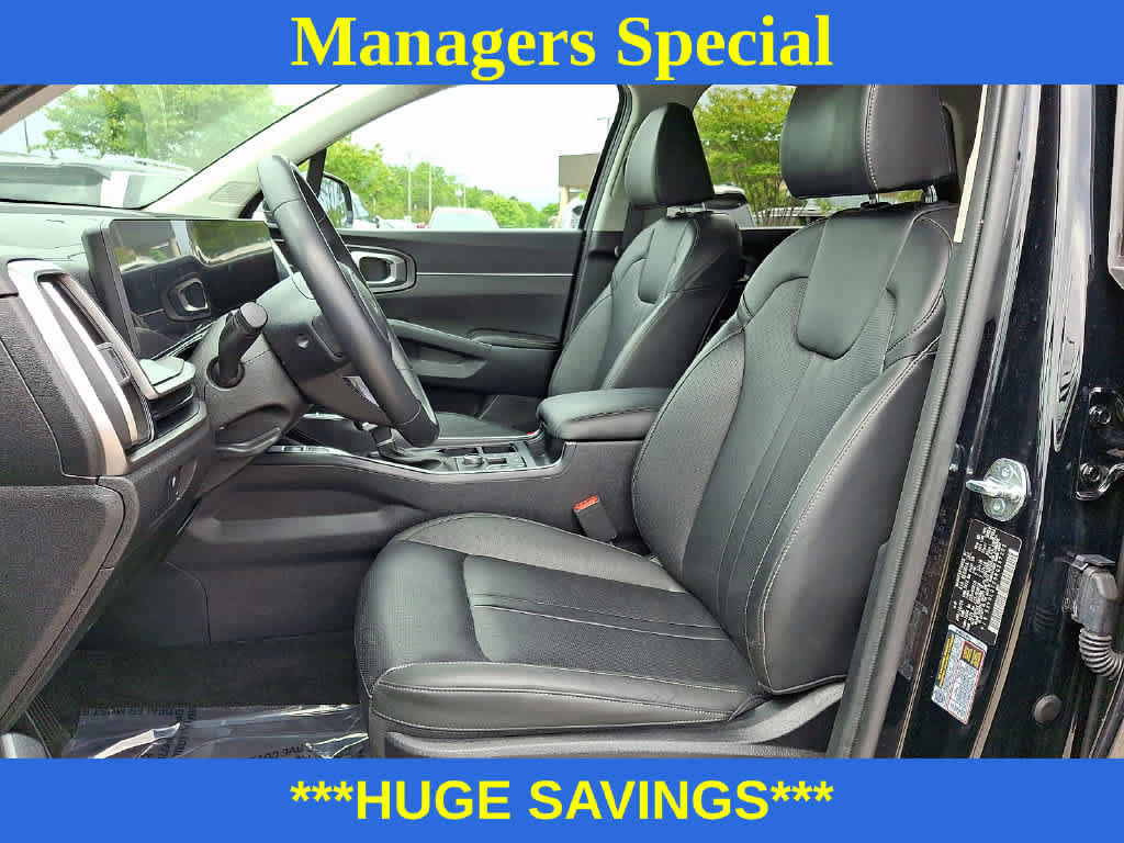 Used 2024 Kia Sorento S AWD/4WD image 13