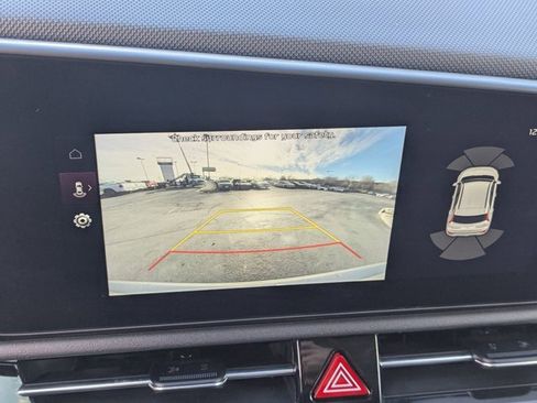 Used 2023 Kia Niro SX Touring image 15