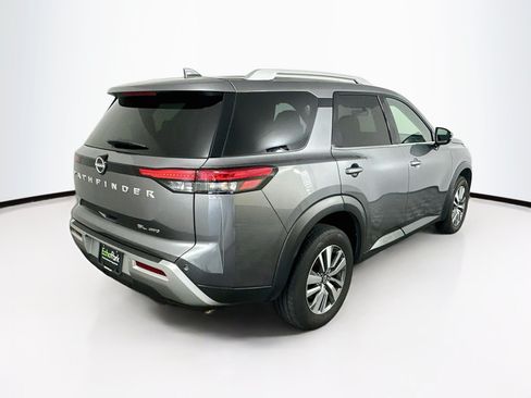 Used 2025 Nissan Pathfinder SL AWD/4WD image 9