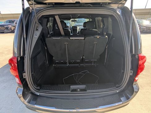 Used 2017 Dodge Grand Caravan GT image 23
