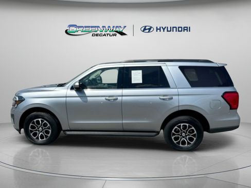 Used 2024 Ford Expedition XLT AWD/4WD image 5