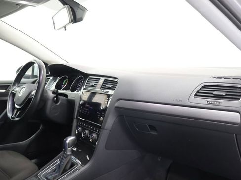Used 2019 Volkswagen e-Golf SE w/ Driver Assistance Package image 23