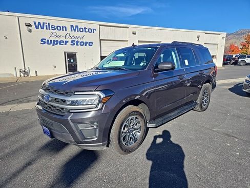 Used 2024 Ford Expedition XLT image 1