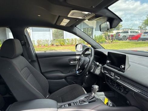Used 2025 Honda HR-V Sport image 11