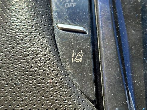 Used 2013 Cadillac XTS Premium AWD/4WD image 28