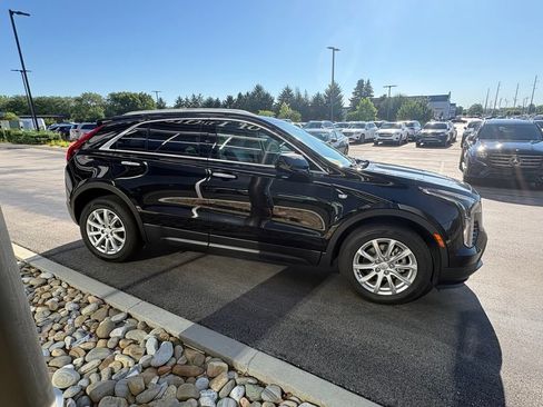 Used 2023 Cadillac XT4 Luxury w/ Cold Weather Package AWD/4WD image 5