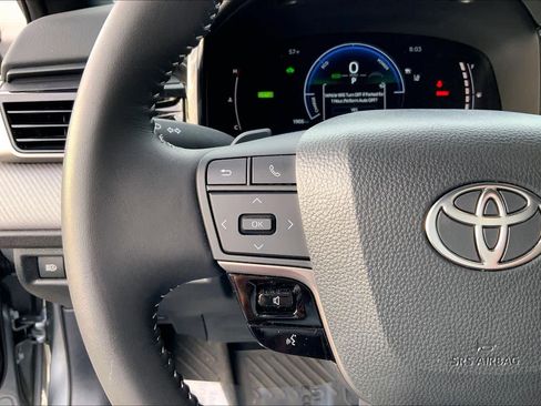 Used 2025 Toyota Camry SE image 22