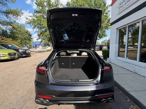 Used 2019 Kia Stinger RWD image 22