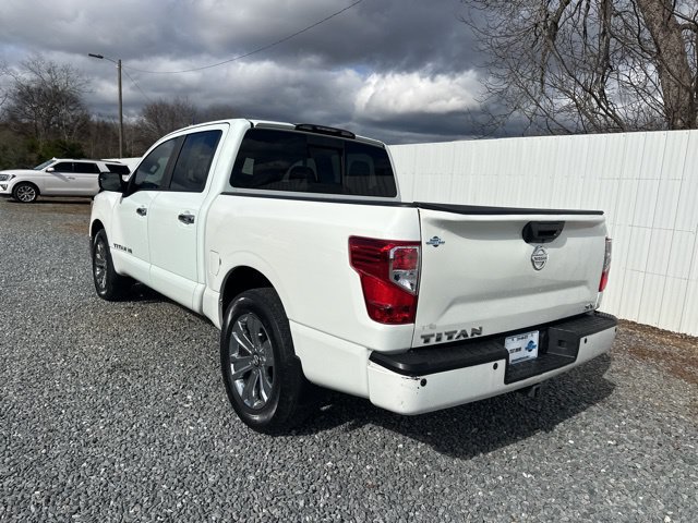 Used 2018 Nissan Titan SV w/ SV Convenience Package RWD image 3