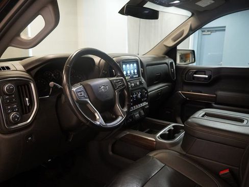 Used 2022 Chevrolet Silverado 1500 LT Trail Boss w/ Convenience Package II AWD/4WD image 6