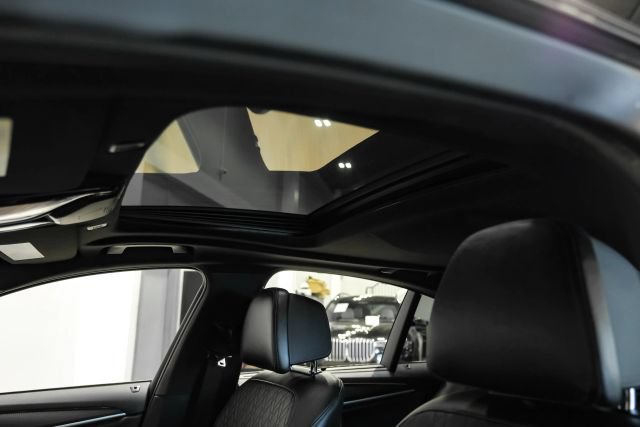 Used 2021 BMW 540i w/ M Sport Package RWD image 6