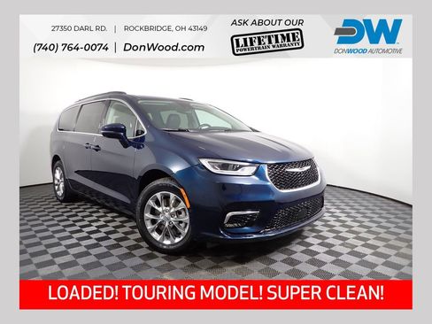 Used 2022 Chrysler Pacifica Touring-L w/ Uconnect Theater Family Group image 1