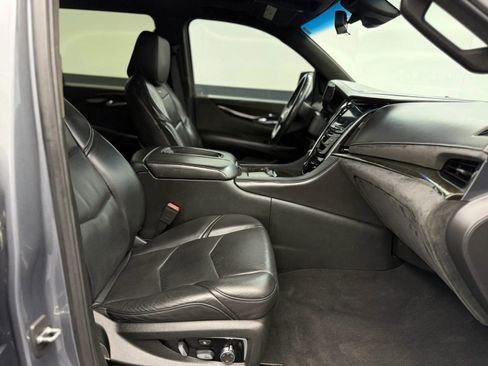 Used 2018 Cadillac Escalade ESV Platinum image 22