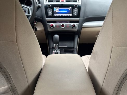 Used 2018 Subaru Outback 2.5i AWD/4WD image 16
