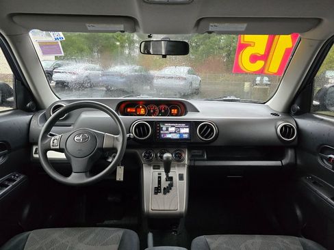 Used 2015 Scion xB image 6