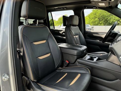 Used 2023 GMC Yukon XL AT4 w/ AT4 Premium Package AWD/4WD image 34