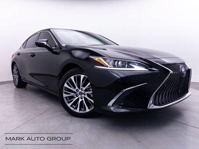 Used 2020 Lexus ES 300h w/ Premium Package