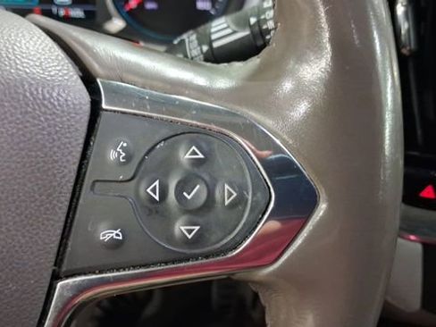 Used 2019 Chevrolet Traverse Premier w/ Driver Confidence II Package FWD image 31