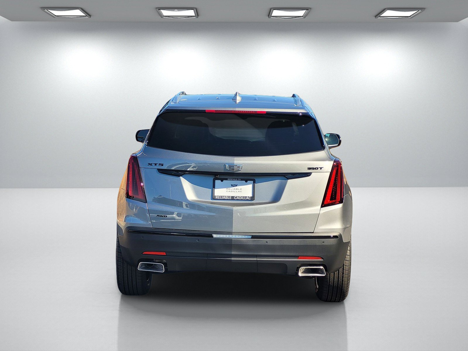 New 2026 Cadillac XT5 Luxury w/ LPO, ONYX Package AWD/4WD image 5