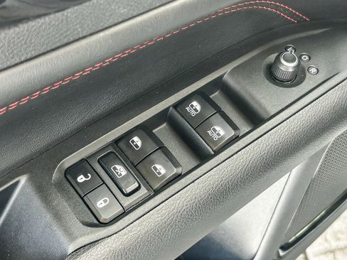Used 2025 Jeep Compass Trailhawk AWD/4WD image 25