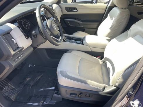 Certified 2023 Nissan Pathfinder SL image 14