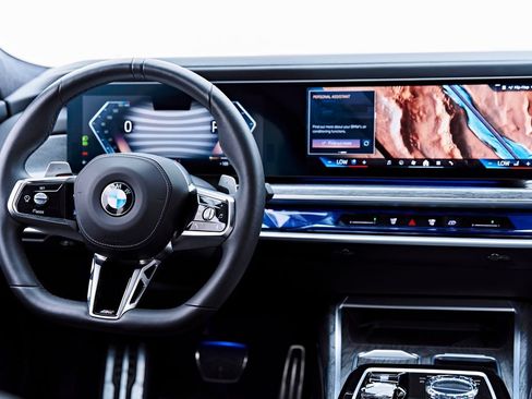 Used 2024 BMW 760i xDrive AWD/4WD image 60