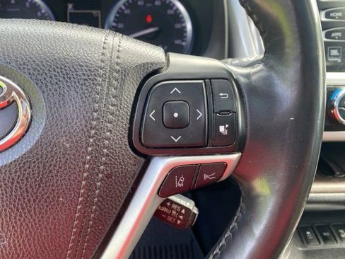 Used 2017 Toyota Highlander Limited Platinum AWD/4WD image 21