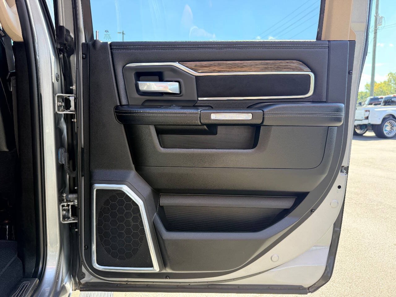 Used 2019 RAM 3500 Laramie AWD/4WD image 33