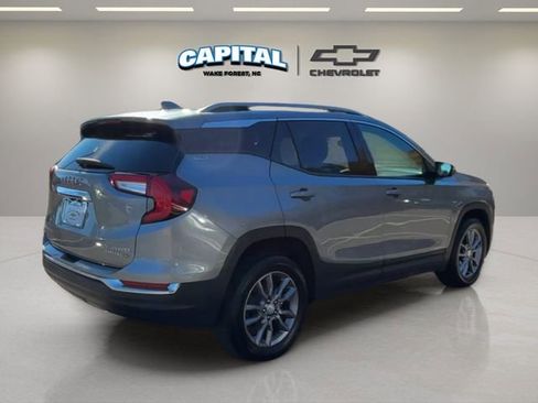 Used 2023 GMC Terrain SLT image 5