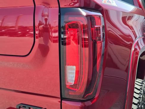 Used 2025 GMC Sierra 1500 AT4 w/ AT4 Premium Package AWD/4WD image 8