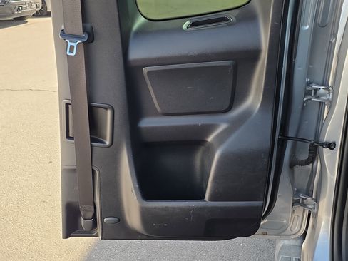 Used 2017 Toyota Tacoma SR image 21