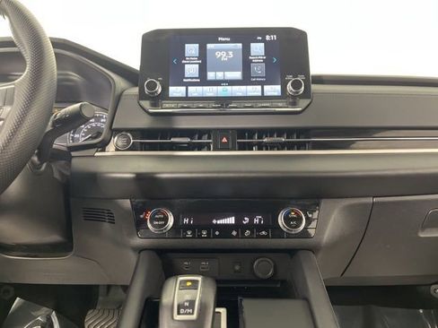 Used 2024 Mitsubishi Outlander SE image 25