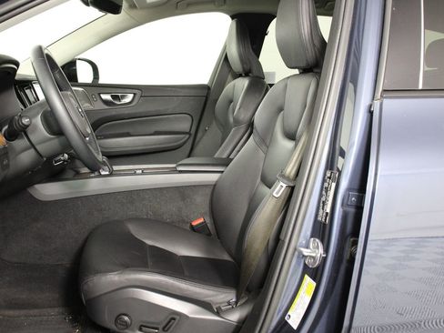 Certified 2023 Volvo XC60 T8 Plus w/ Climate Package AWD/4WD image 29