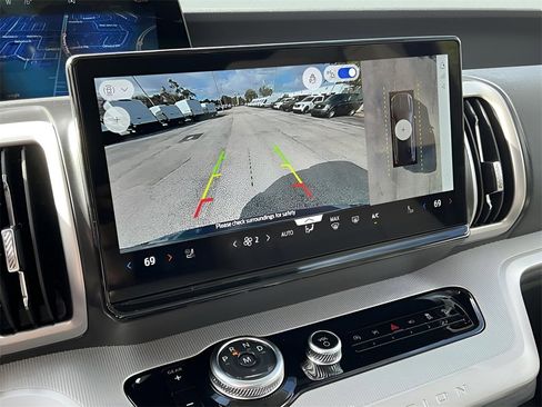 New 2025 Ford Expedition Active image 44