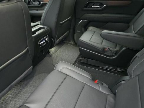 New 2026 GMC Yukon XL Denali w/ Sun & Power Step Package AWD/4WD image 12
