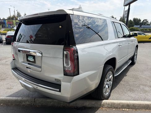 Used 2015 GMC Yukon XL Denali w/ Touring Package AWD/4WD image 9