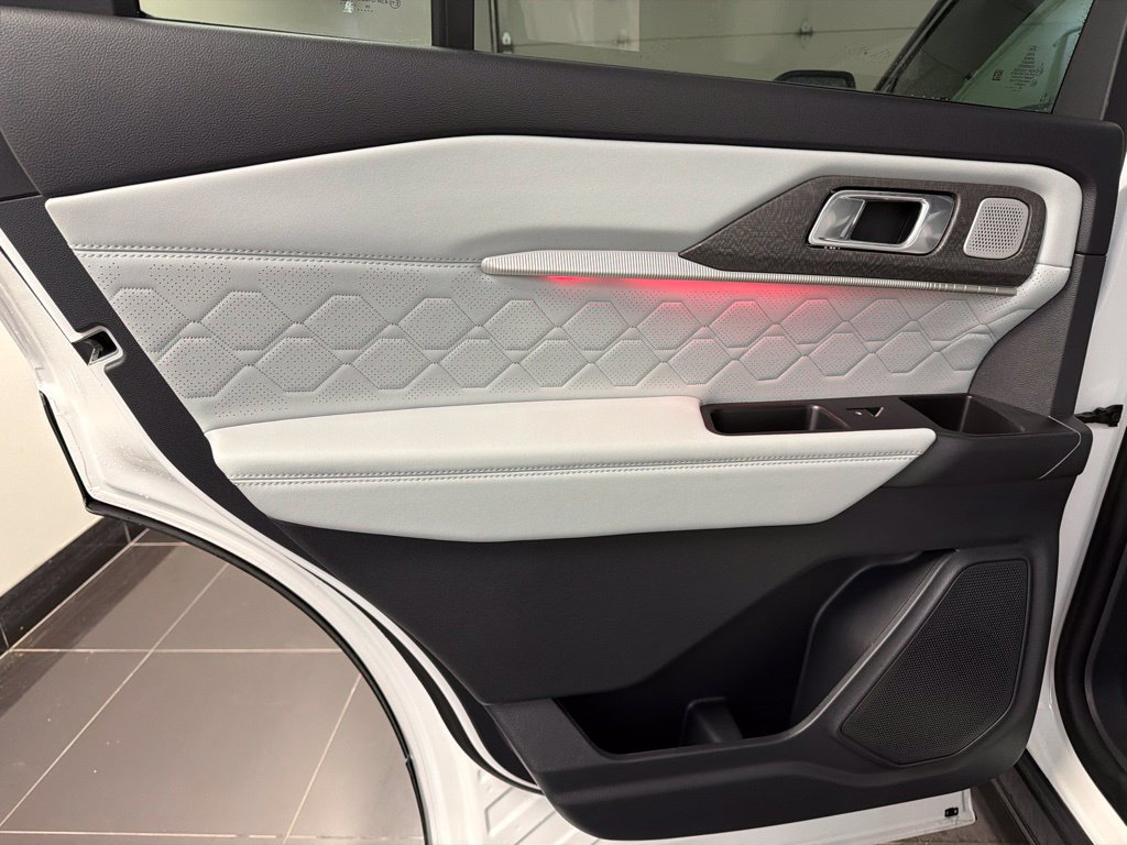New 2027 Ford Explorer Platinum w/ 3.0L Ultimate Package AWD/4WD image 36