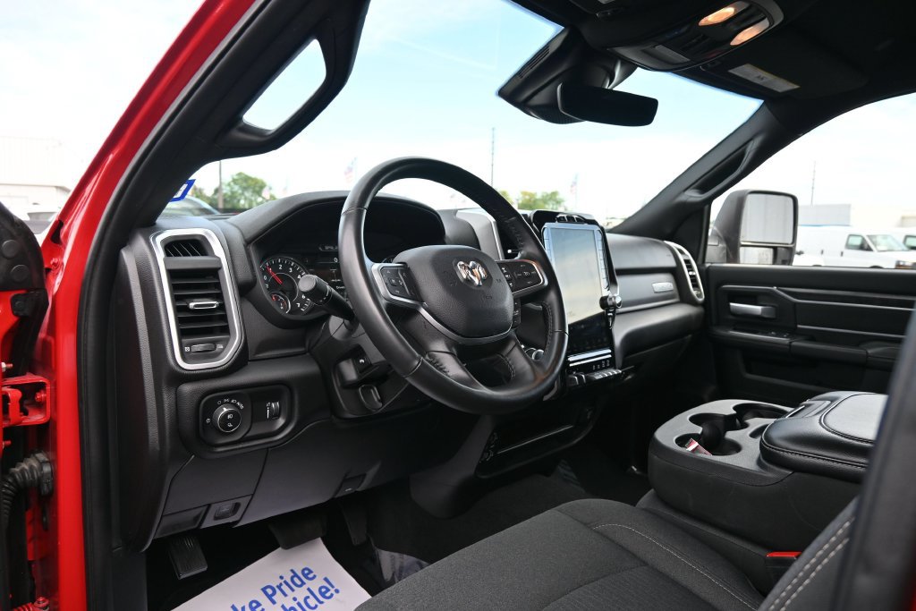 Used 2024 RAM 2500 Big Horn w/ Night Edition AWD/4WD image 19