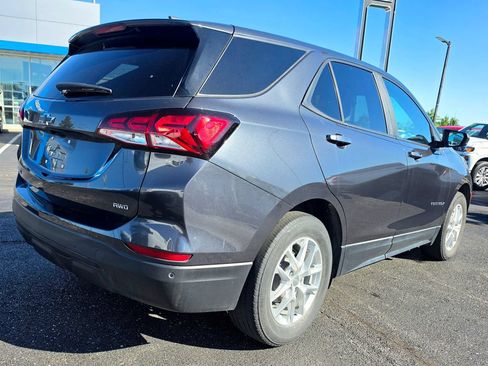 Used 2022 Chevrolet Equinox LS w/ LS Convenience Package AWD/4WD image 8